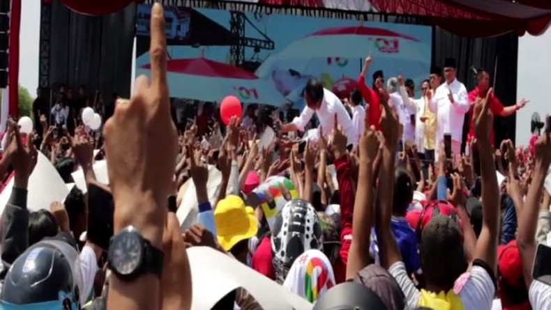 Kampanye di Cirebon, Jokowi Target Raih Kemenangan di Atas 75% Suara