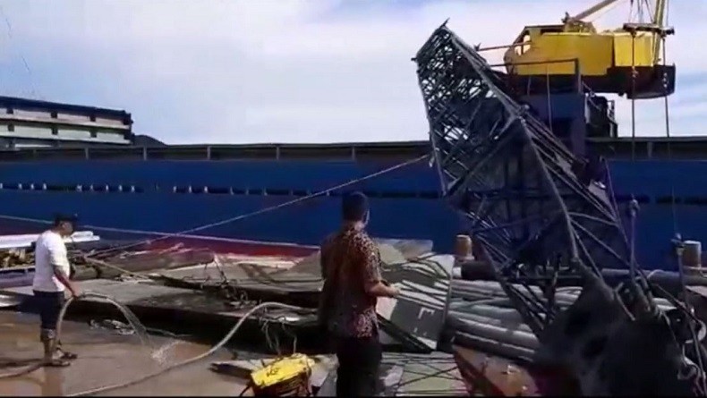 2 Pekerja Bongkar Muat Tewas akibat Tertimpa Crane Kapal di Pontianak