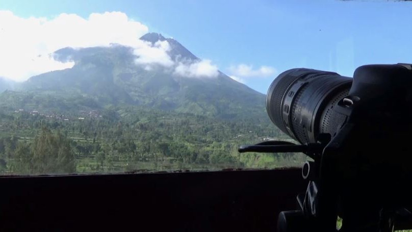 BPPTKG Catat 6 Kali Gempa Guguran Gunung Merapi, Status Tetap Level II Waspada