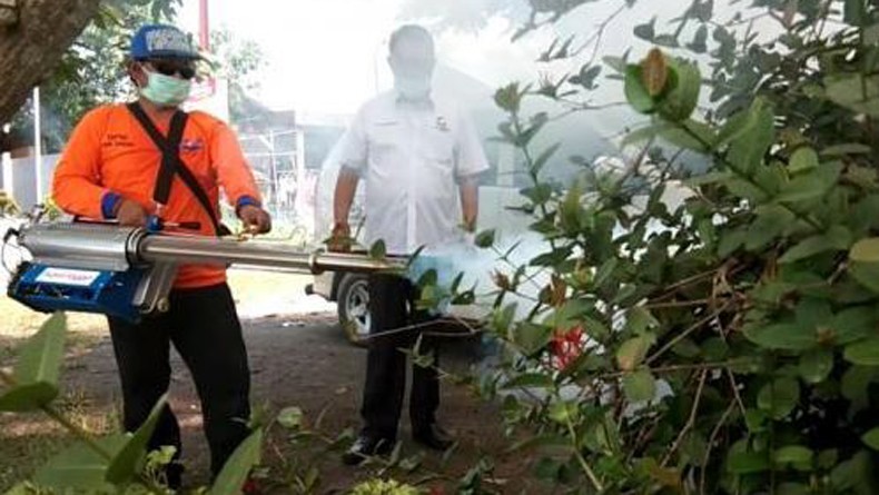 7 Warga Kena DBD, Caleg Perindo Doddy Fogging Rumah Warga di Magelang