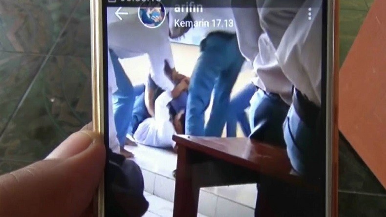 Guru SMA yang Baku Hantam dengan Murid di Bojonegoro Terancam Dipecat