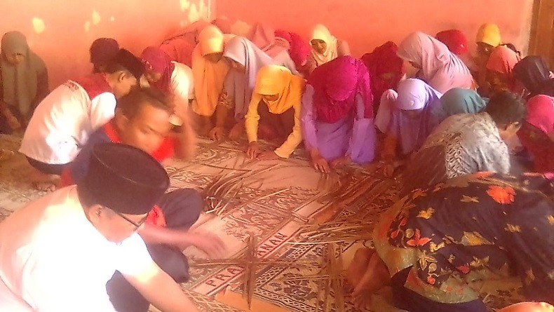 title Tingkatkan Ekonomi Warga, Perindo DIY Gelar Pelatihan Menganyam Bambu Tingkatkan Ekonomi Warga, Perindo DIY Gelar Pelatihan Menganyam Bambu