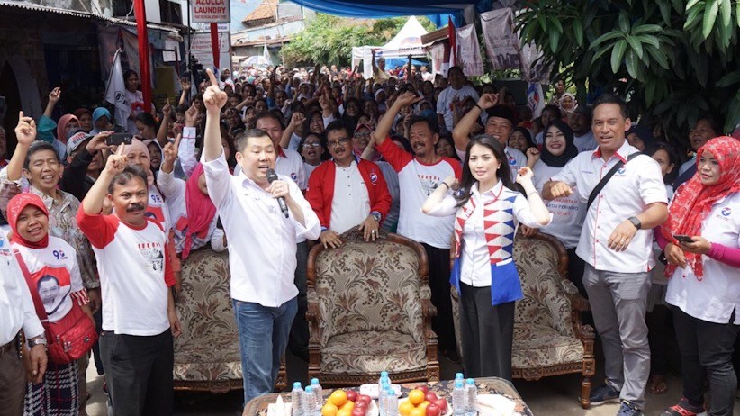 HT dan Liliana Tanaja Hadiri Bazar Murah Serentak Partai Perindo - Bagian 4