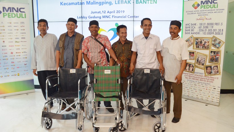 MNC Peduli Berikan Bantuan Kursi Roda dan Kaki Palsu kepada Buruh Tani - Bagian 4