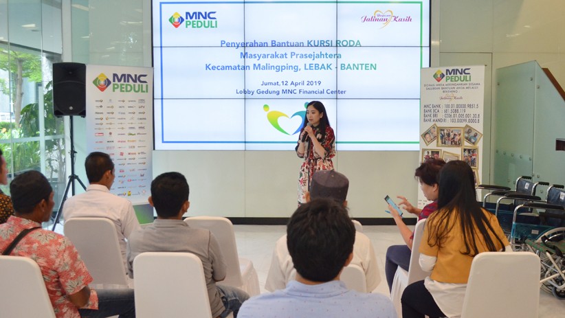 MNC Peduli Berikan Bantuan Kursi Roda dan Kaki Palsu kepada Buruh Tani - Bagian 3