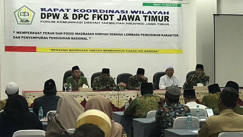 Ikut Ulama, Ribuan Guru Diniah se-Jatim Mantap Dukung Jokowi-Ma'ruf