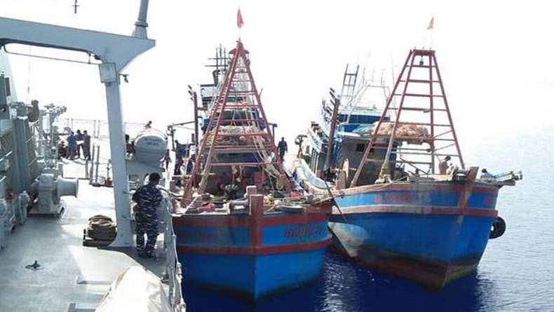 Curi Ikan di Laut Natuna, 2 Kapal Vietnam Diamankan Koarmada I TNI AL