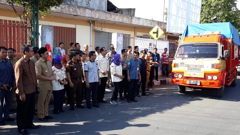 title Dikawal Polisi, KPU Kulonprogo Distribusikan Logistik Pemilu Dikawal Polisi, KPU Kulonprogo Distribusikan Logistik Pemilu