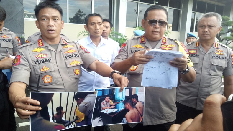 title Polisi Tangkap 5 Pelaku Kerusuhan di TPS Sampang,  2 Senpi Diamankan Polisi Tangkap 5 Pelaku Kerusuhan di TPS Sampang,  2 Senpi Diamankan