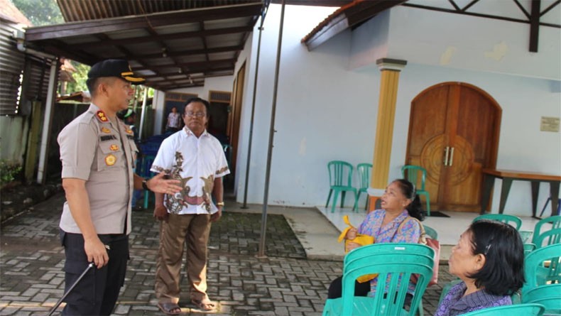 Amankan Jumat Agung, Polisi Jaga Ketat Gereja di Kota Pekalongan