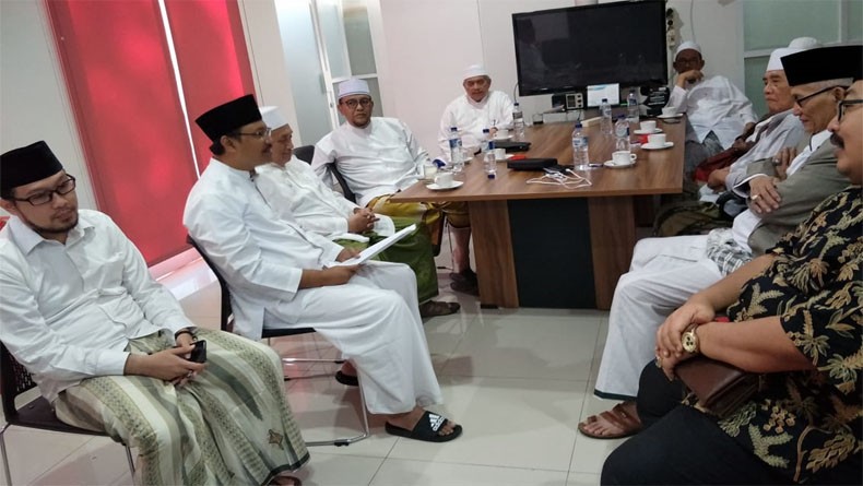 Ini 4 Poin Seruan Kiai Sepuh Pendukung Jokowi dan Prabowo Pascapemilu