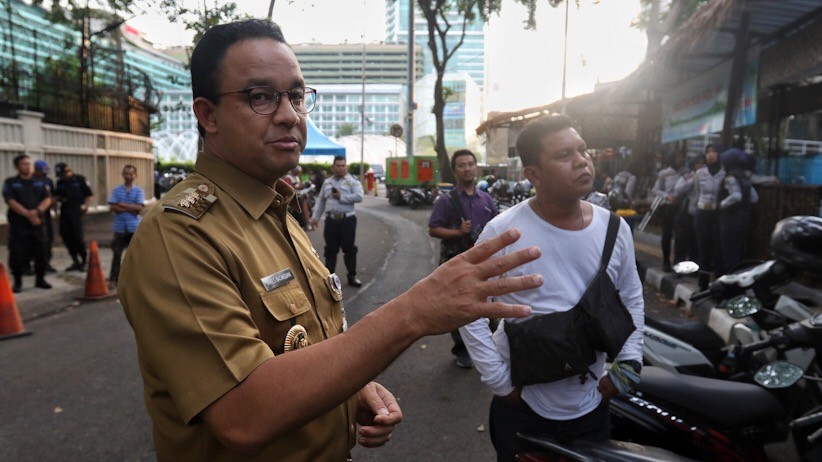 Gubernur Anies Cek Fasilitas Publik di Kawasan Bundaran HI - Bagian 3