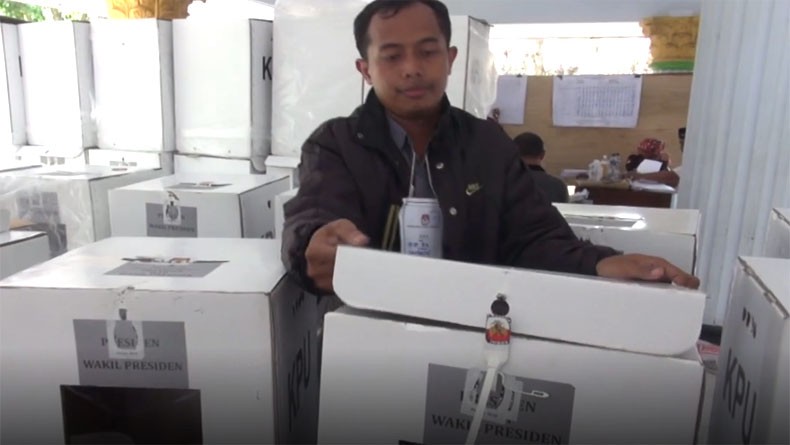 title Data Tidak Valid, 140 TPS di Jateng Gelar Penghitungan Suara Ulang Data Tidak Valid, 140 TPS di Jateng Gelar Penghitungan Suara Ulang
