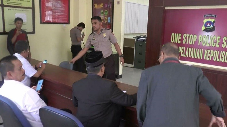 Datangi Polda Sumbar, Sejumlah Caleg Duga Kotak Suara Sengaja Dibakar