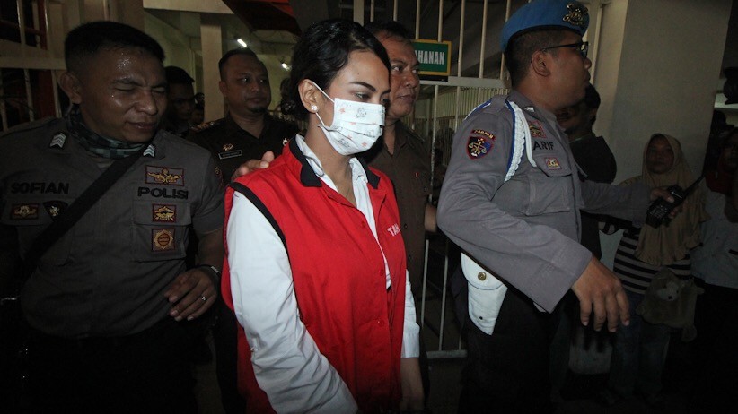 Vanessa Angel Jalani Sidang Perdana Kasus Prostitusi Online - Bagian 2