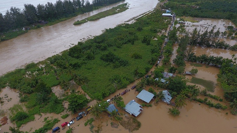 Banjir di Bengkulu, Banyak Jalan dan Jembatan Terputus