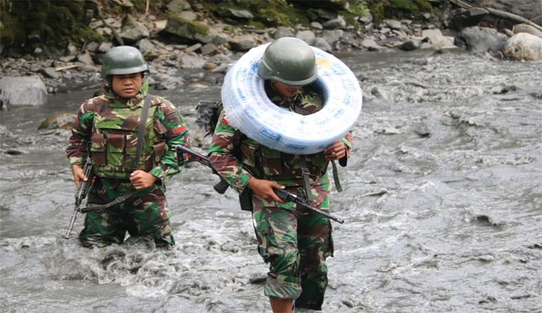 Satgas Yonif Bangun Sendang Bharata Atasi Krisis Air di Yunggwi Papua