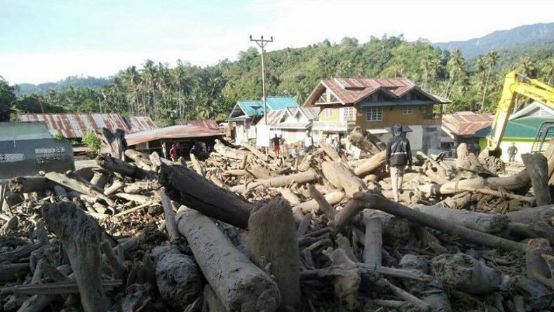 Banjir Bandang Terjang Desa Bangga di Sigi, Ratusan Warga Mengungsi