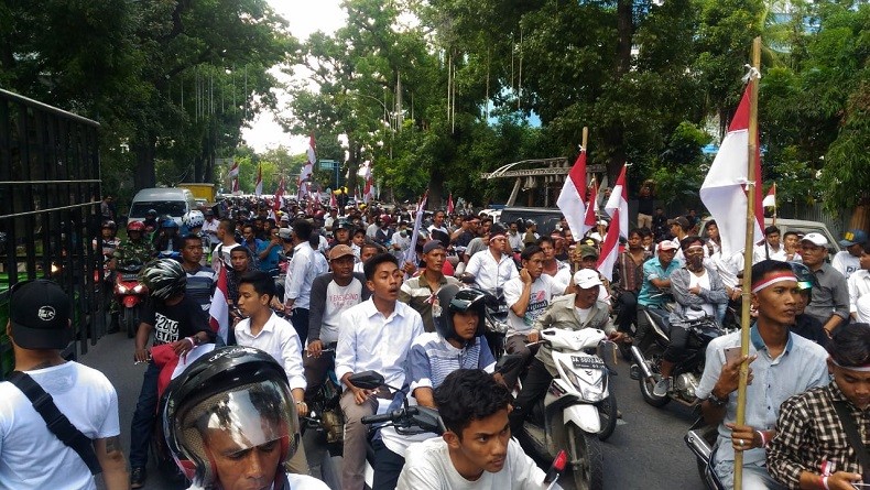 Hari Kedua Rekapitulasi Suara Tingkat  Sumut Diwarnai Aksi Tolak People Power