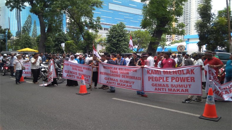 title Dukung KPU, Mahasiswa Peduli Demokrasi Kecam Upaya Delegitimasi Hasil Pemilu Dukung KPU, Mahasiswa Peduli Demokrasi Kecam Upaya Delegitimasi Hasil Pemilu