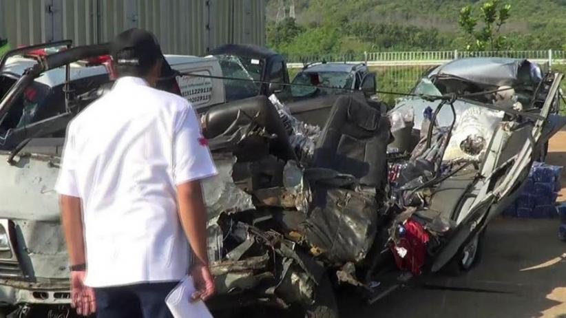 Minibus Travel Hantam Truk dari Belakang di Tol Batang, 1 Tewas dan 2 Kritis