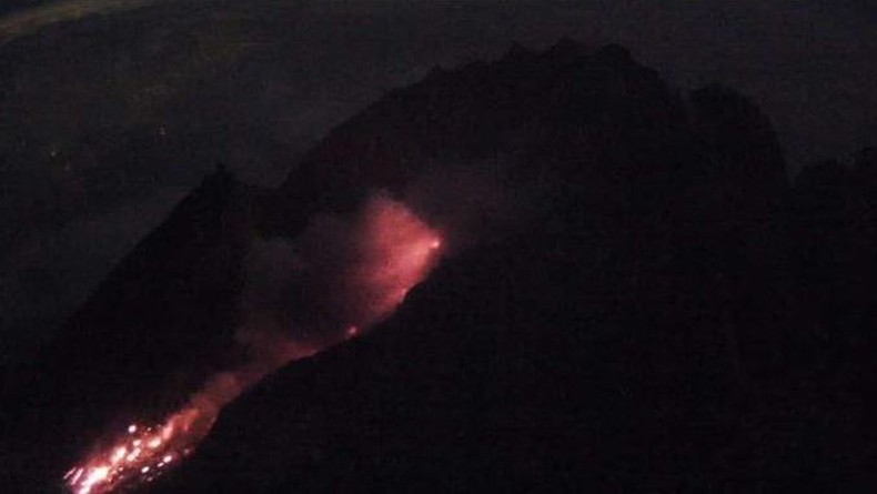 Gunung Merapi Semburkan Awan Panas Sejauh 1.200 Meter ke Arah Kali Gendol