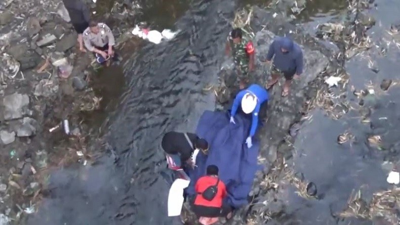 Polisi Bunuh Diri Lompat dari Jembatan Paju Ponorogo, Diduga Depresi