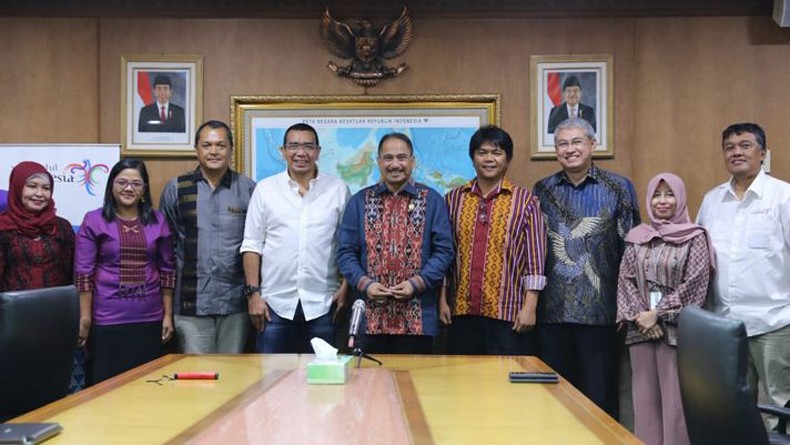 Menpar, Arya Sinulingga dan Cendekiawan Karo Bahas Pengembangan KSPN Danau Toba