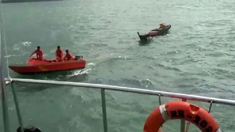 Terombang-ambing 12 Jam, 4 Pemancing di Perairan Bintan Dievakuasi