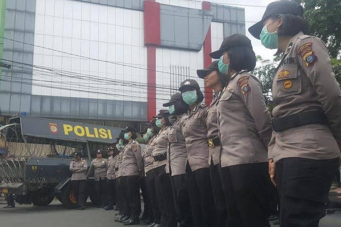 Antisipasi Aksi Massa, Kantor Bawaslu dan KPU Sumut Dijaga Ketat Petugas