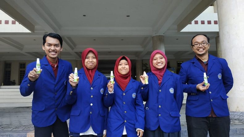 Atasi Bau Kaki, Mahasiswa UNY Ciptakan Deodoran Berbahan Kulit Salak