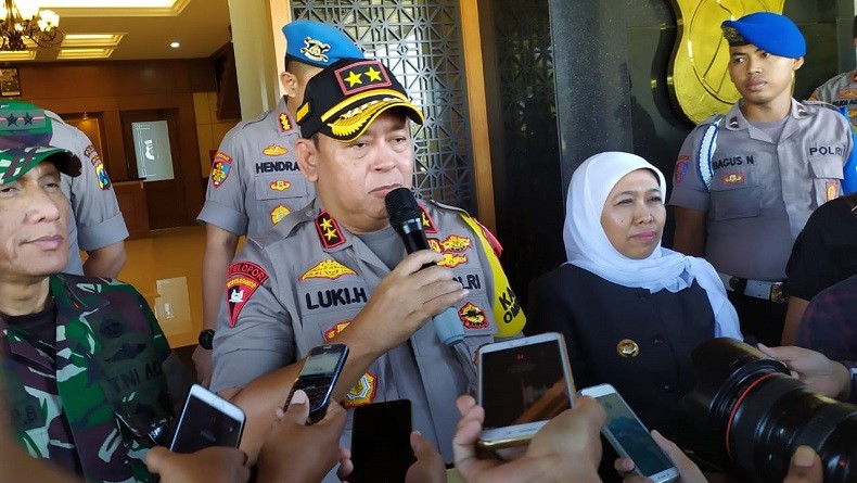 Pembakaran Mapolsek Tambelangan Sampang, Polisi Temukan 30 Bom Molotov