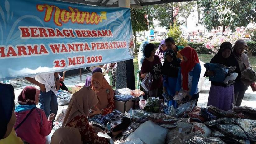 Pasar Murah di Kulonprogo Warga Buru Baju Bekas untuk Lebaran