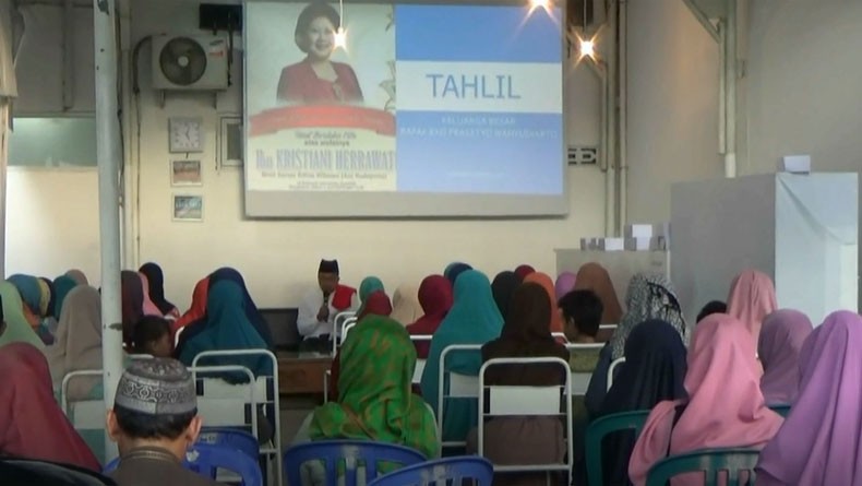 Doakan Ibu Ani, Warga Pacitan Gelar Doa Bersama dan Tahlilan