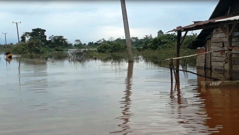 Tanggul Kali Kembang Jebol, Puluhan Rumah di Grogol Sukoharjo Terendam Banjir