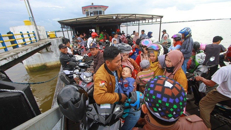 Kapal Kandas di Selat Sunda, 516 Penumpang Dievakuasi di Tengah Laut