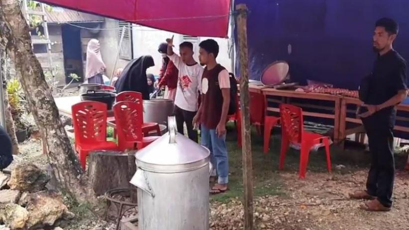 Pasca-Bentrok Warga 2 Desa, Pemkab Buton Bangun Dapur Umum di Lokasi Pengungsian