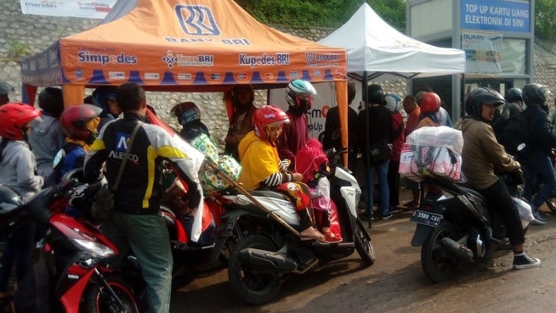 Belasan Pemudik Arus Balik Pingsan Kena Macet Berjam-jam di Pelabuhan Bakauheni