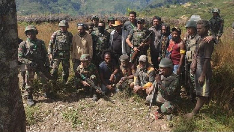 Datangi Kodim, 4 Anggota KKB Menyerahkan Diri ke TNI