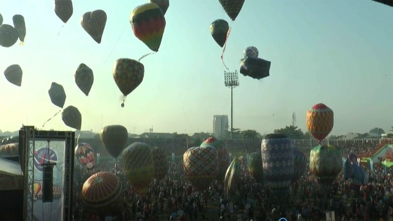 Berhadiah Rp70 Juta, Begini Meriahnya Festival Balon Syawalan di Kota Pekalongan
