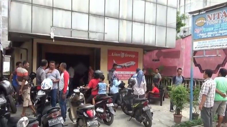 Tertipu Tiket Murah, Penumpang Pesawat Geruduk Kantor Travel di Labuhanbatu