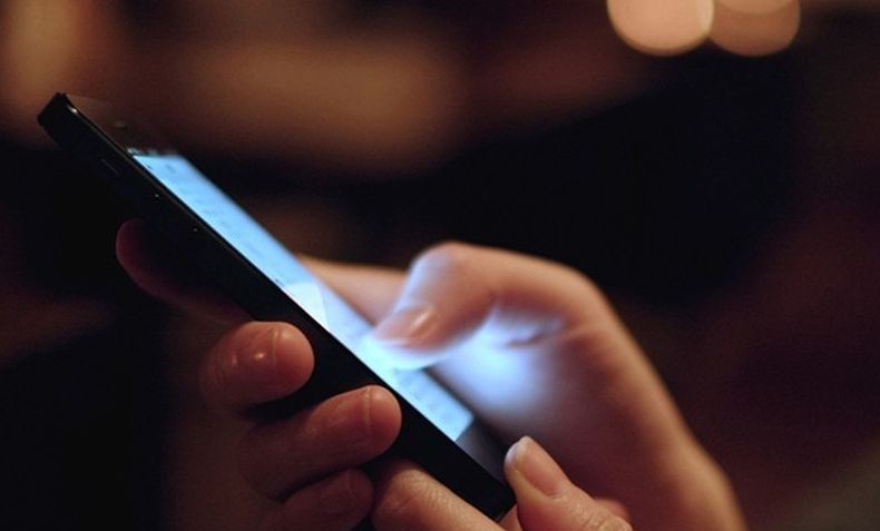 Viral Perempuan Manado Telanjang di Jalan Sambil Marah-Marah, Polisi Ingatkan UU ITE