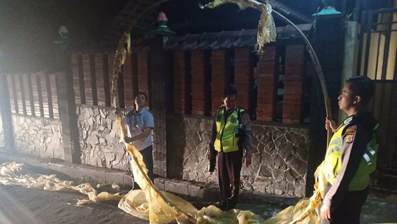 Balon Udara Jatuh Menimpa Rumah Warga di Sleman, Listrik Sempat Padam