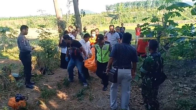 Motor Jatuh ke Jurang Bebatuan di Blitar, Pengendara Tewas Mengenaskan