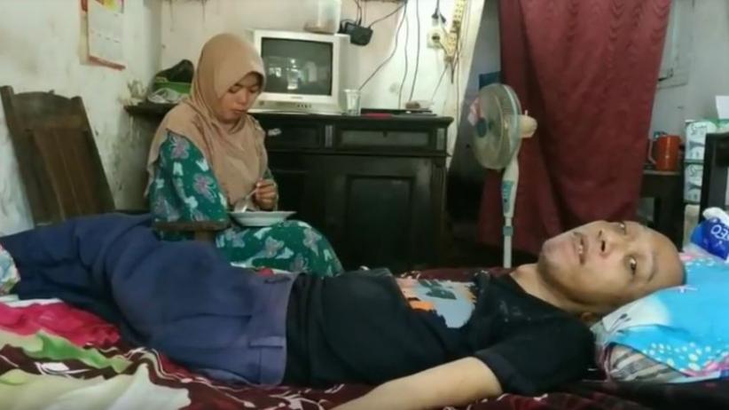 Pernikahan Kakek Lumpuh Sejak Lahir dan Janda Anak 2 Hebohkan Warga Pasuruan