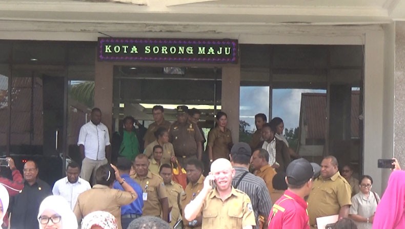 Gempa Magnitudo 7,7 di Laut Banda, Wali Kota Sorong dan ASN Berhamburan Keluar