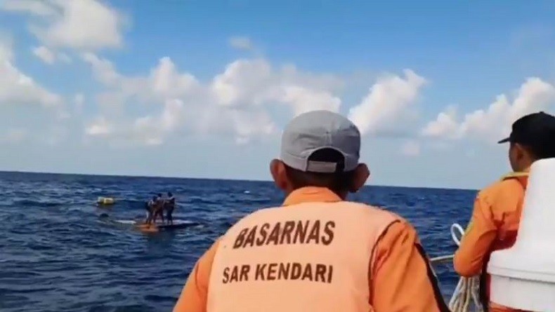 Kapal Pengangkut BBM Terbalik di Perairan Tanjung Pamali, 3 Awak Kapal Selamat