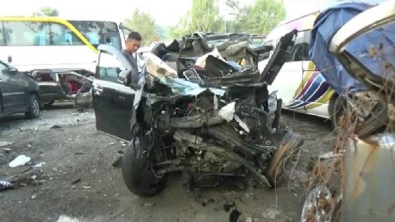 Mobil Xenia Tabrak Truk di Tol Purbaleunyi, 2 Korban Tewas di Tempat dan 3 Luka