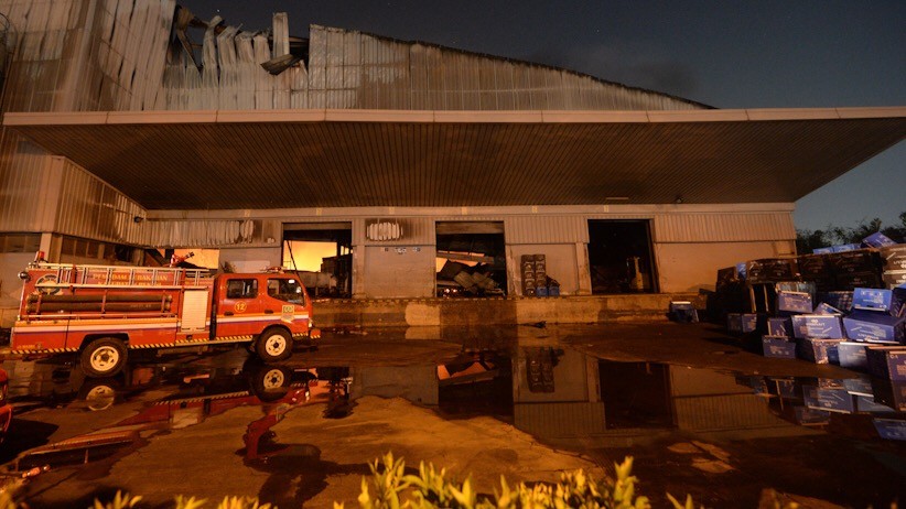 Pabrik Plastik di Cikarang Ludes Terbakar, 29 Mobil Pemadam Dikerahkan - Bagian 1