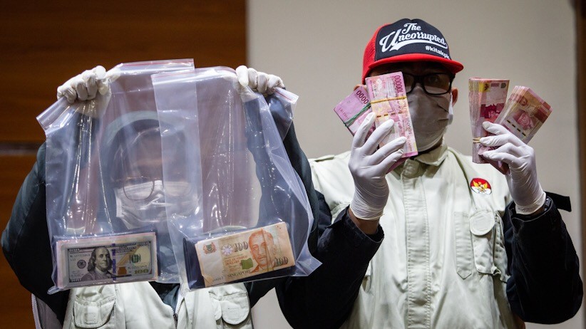 KPK Pamer Uang Hasil OTT Jaksa Kejati DKI Jakarta - Bagian 1